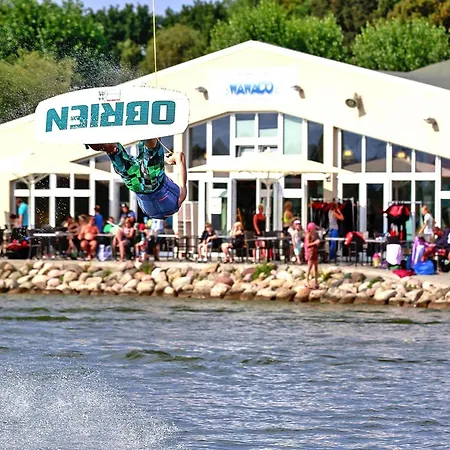 アパート Im Freizeitpark Weissenhaeuser